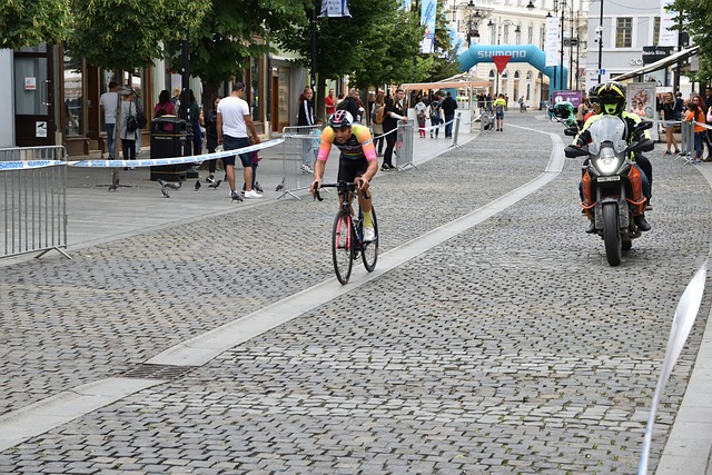 更是一次 更是一次